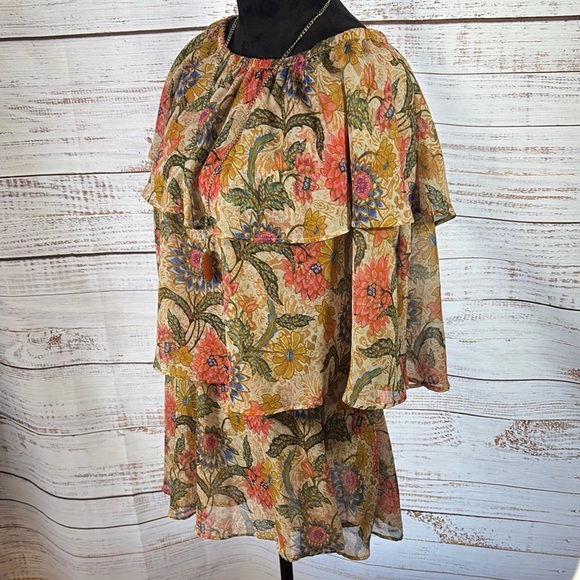 Show Me Your MuMu Multicolor Floral Off-Shoulder Blouse‎ - Picture 8 of 9